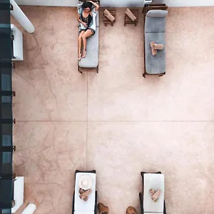 Zendero Hotel